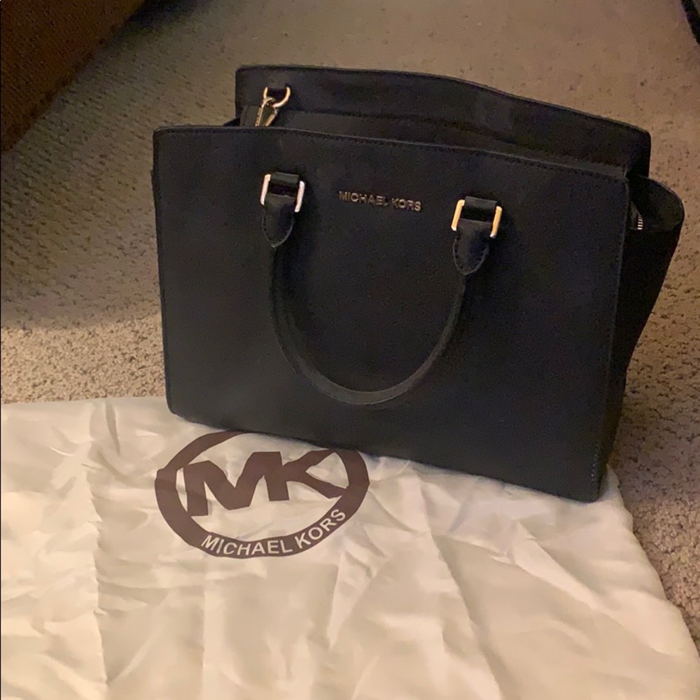 Mk Selma Medium Top Zip Satchel